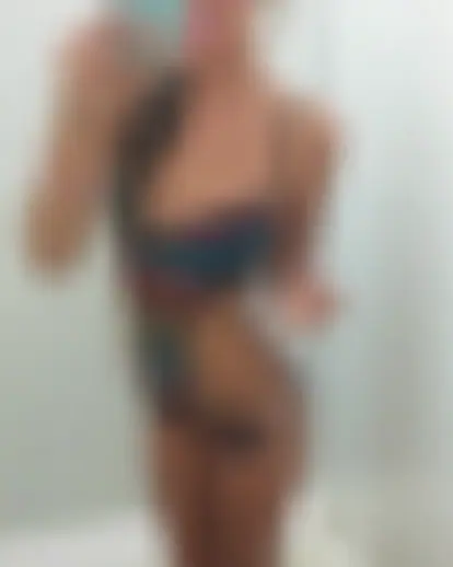 Nina, 24 Jahre — lesbisch sex in Dachau