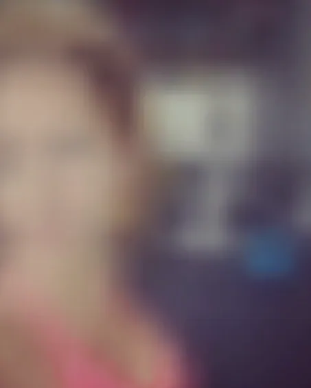 Nina, 22 Jahre — lesbisch sex in Hof